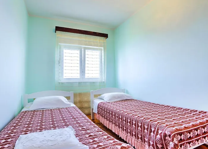 Josip By Interhome * メドヴェヤ