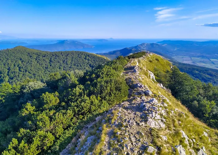 Josip By Interhome * メドヴェヤ