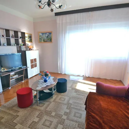 Appartement Josip By Interhome